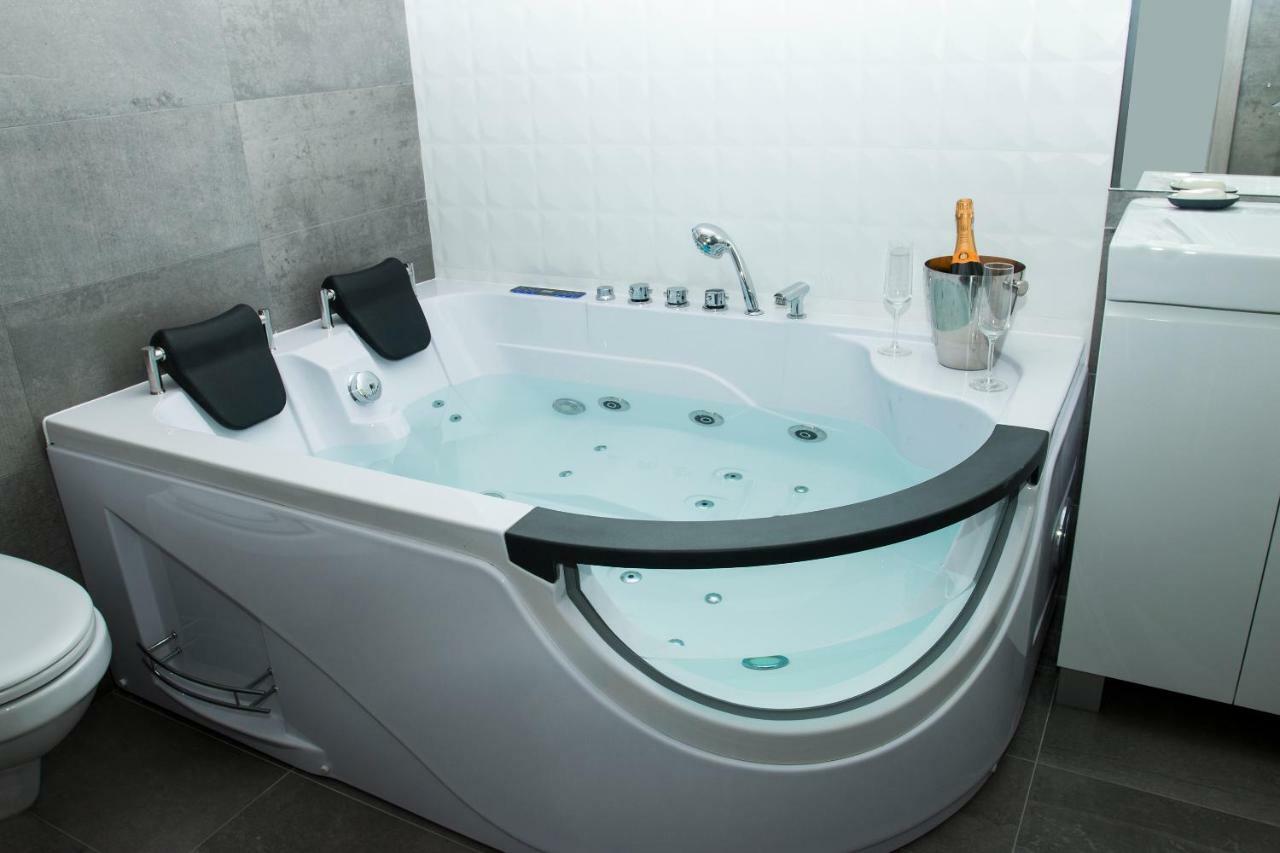 Leo Apartments Main Square Красков Екстериор снимка