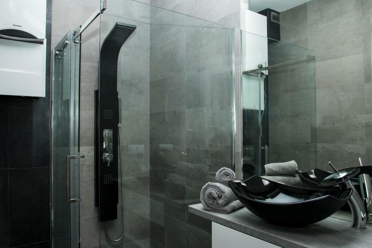 Leo Apartments Main Square Красков Екстериор снимка
