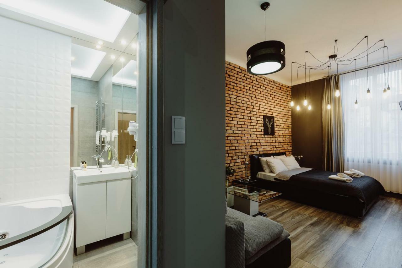 Leo Apartments Main Square Красков Екстериор снимка