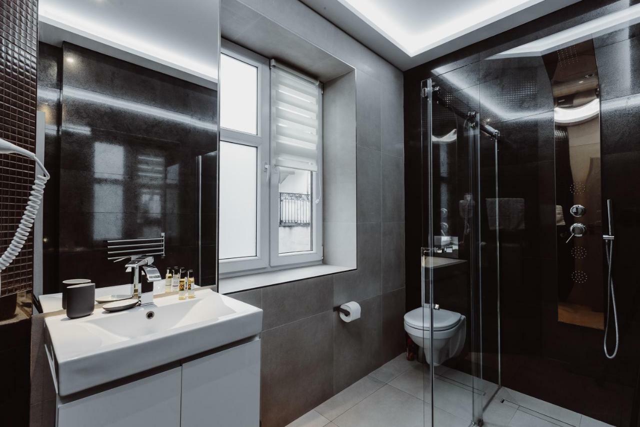 Leo Apartments Main Square Красков Екстериор снимка