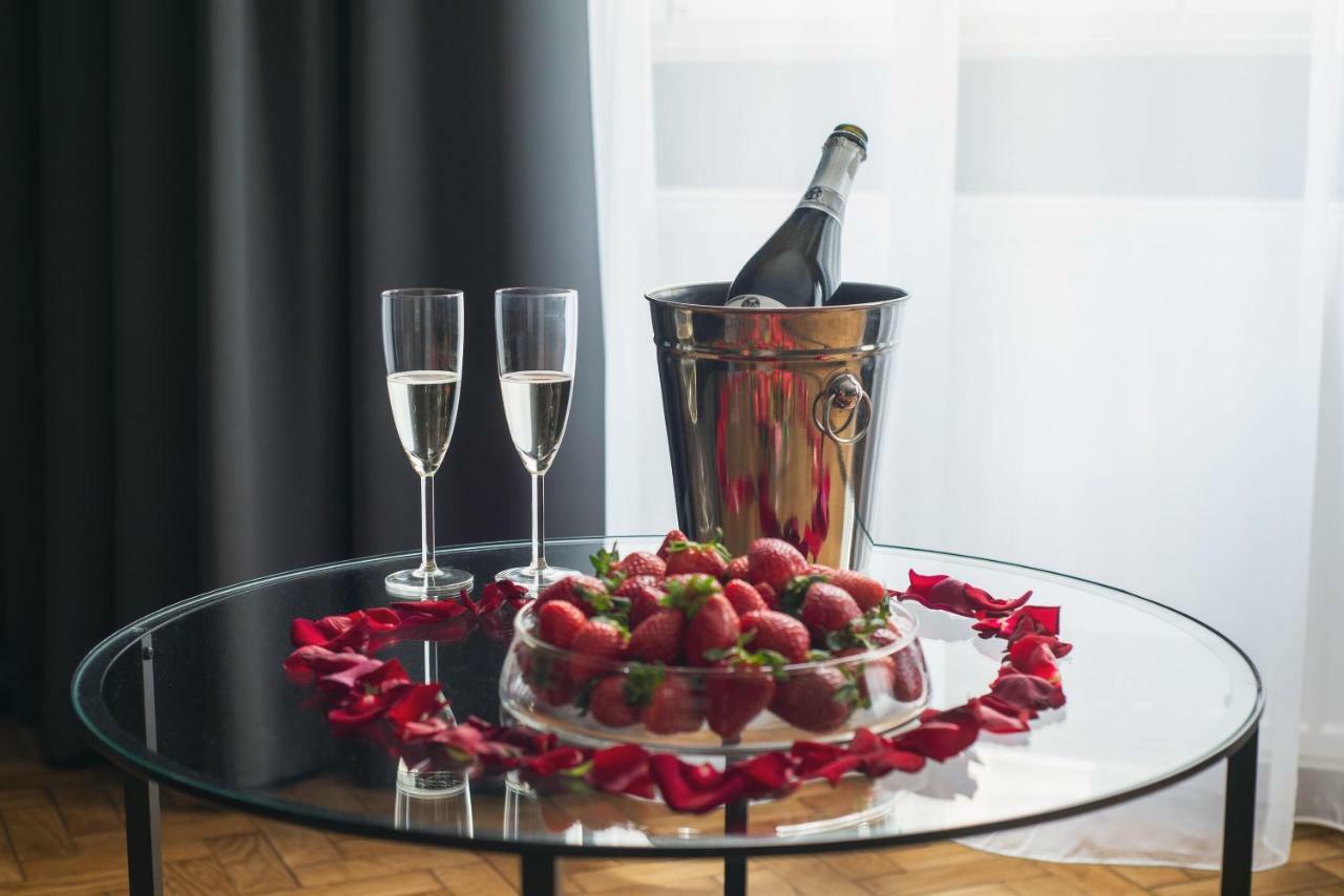 Leo Apartments Main Square Красков Екстериор снимка